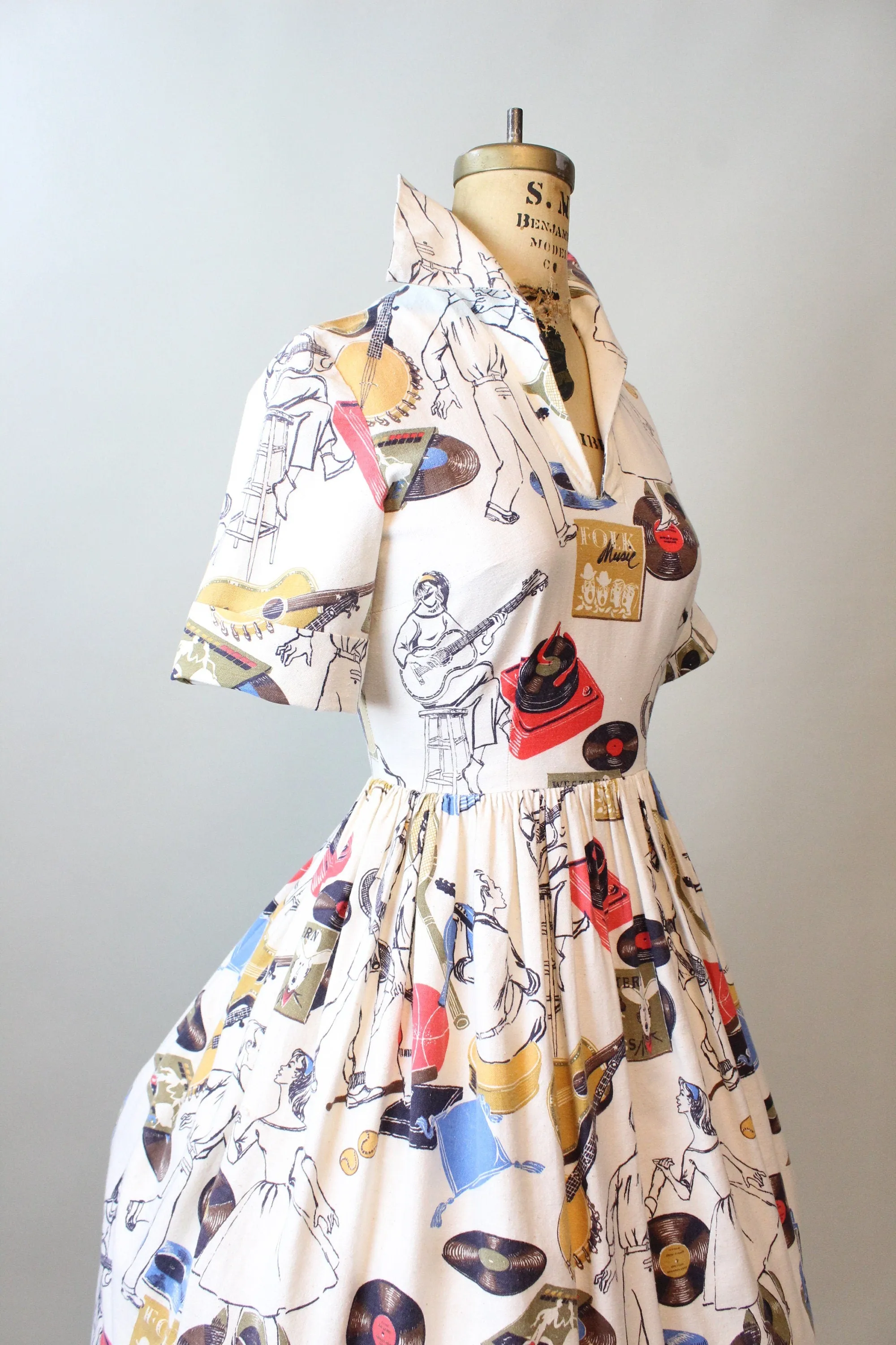 1950s TEEN record guitar novelty print dress xs | new spring summer