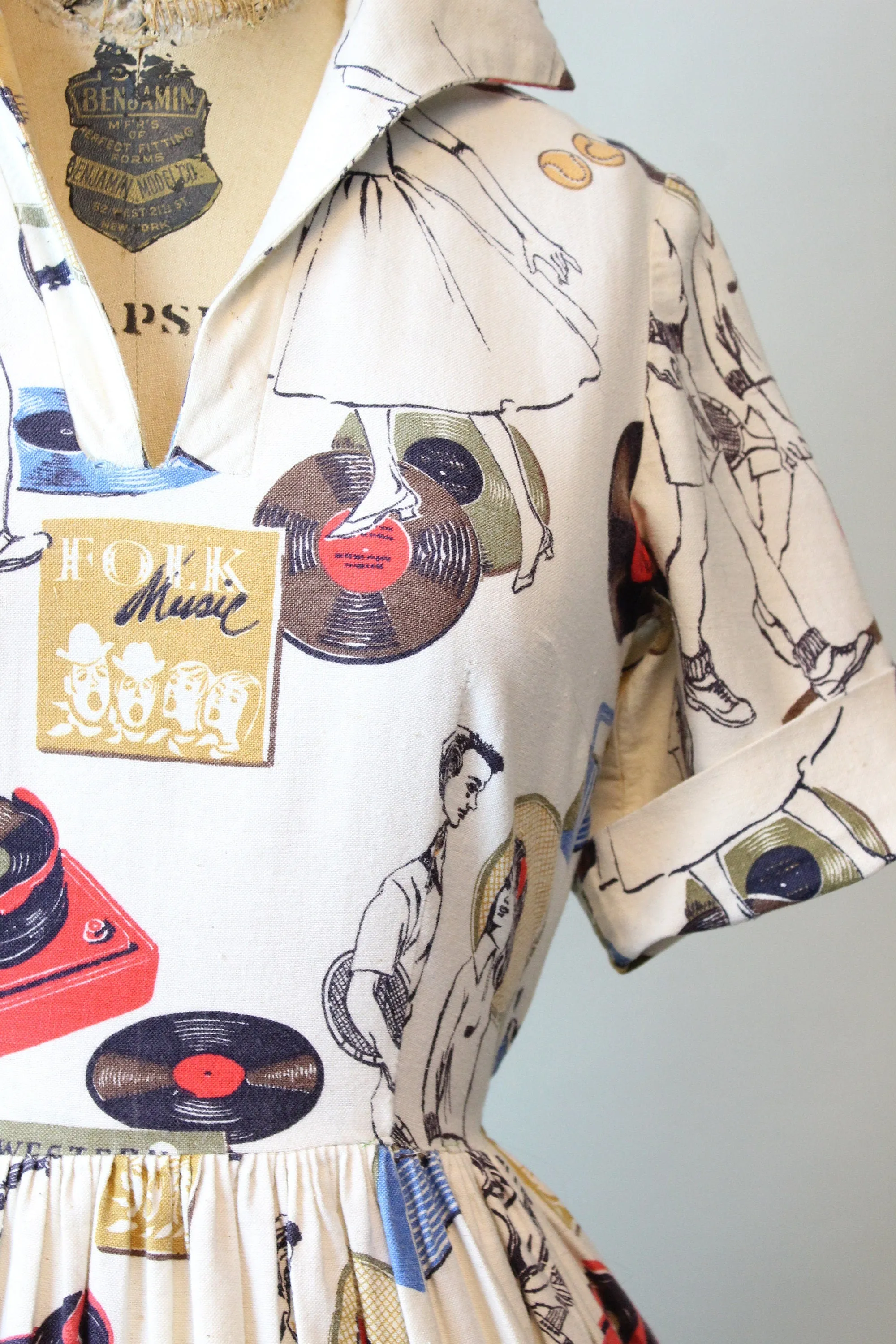 1950s TEEN record guitar novelty print dress xs | new spring summer