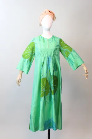 1970s SILK CAFTAN water lily print dress small medium | new spring
