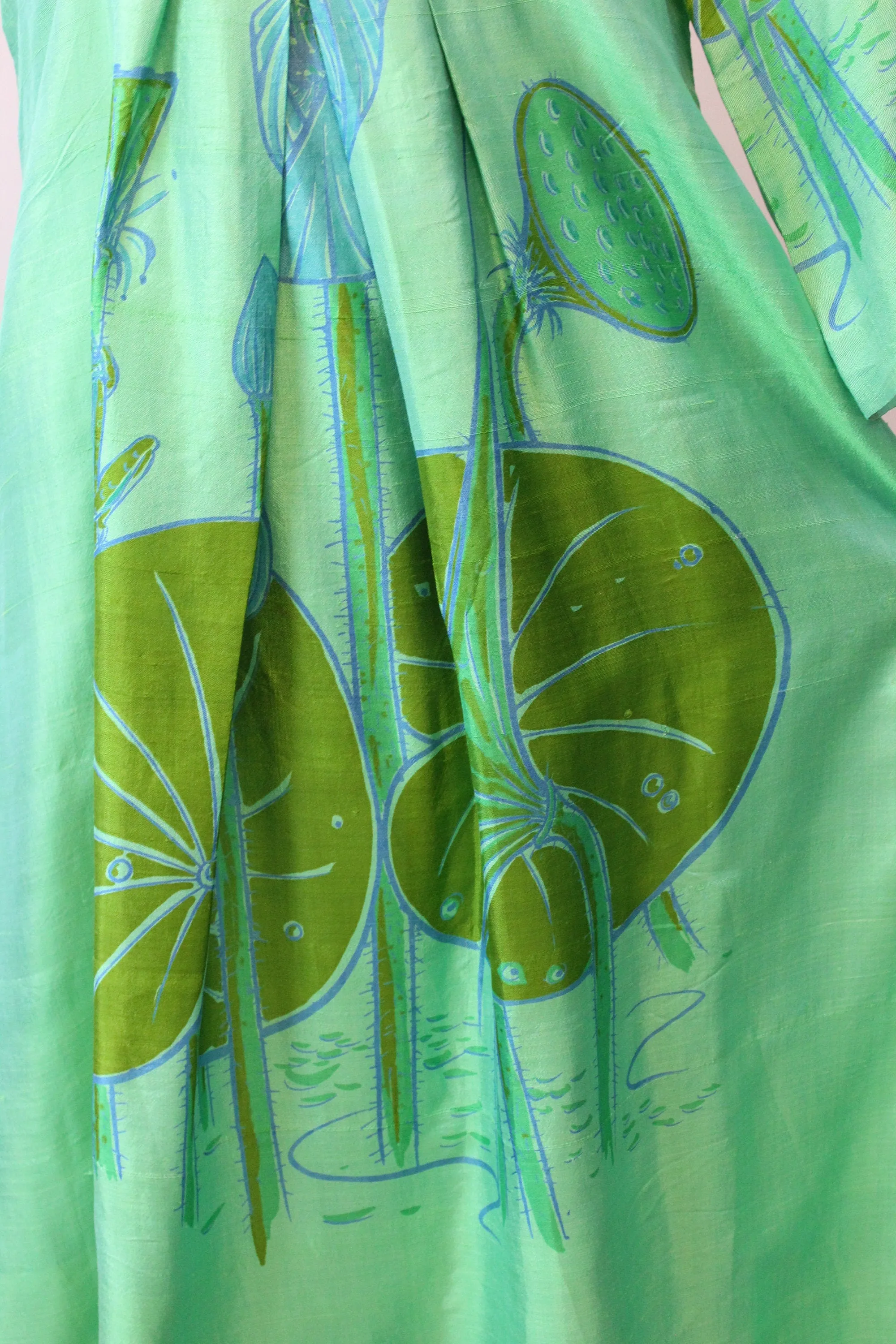 1970s SILK CAFTAN water lily print dress small medium | new spring