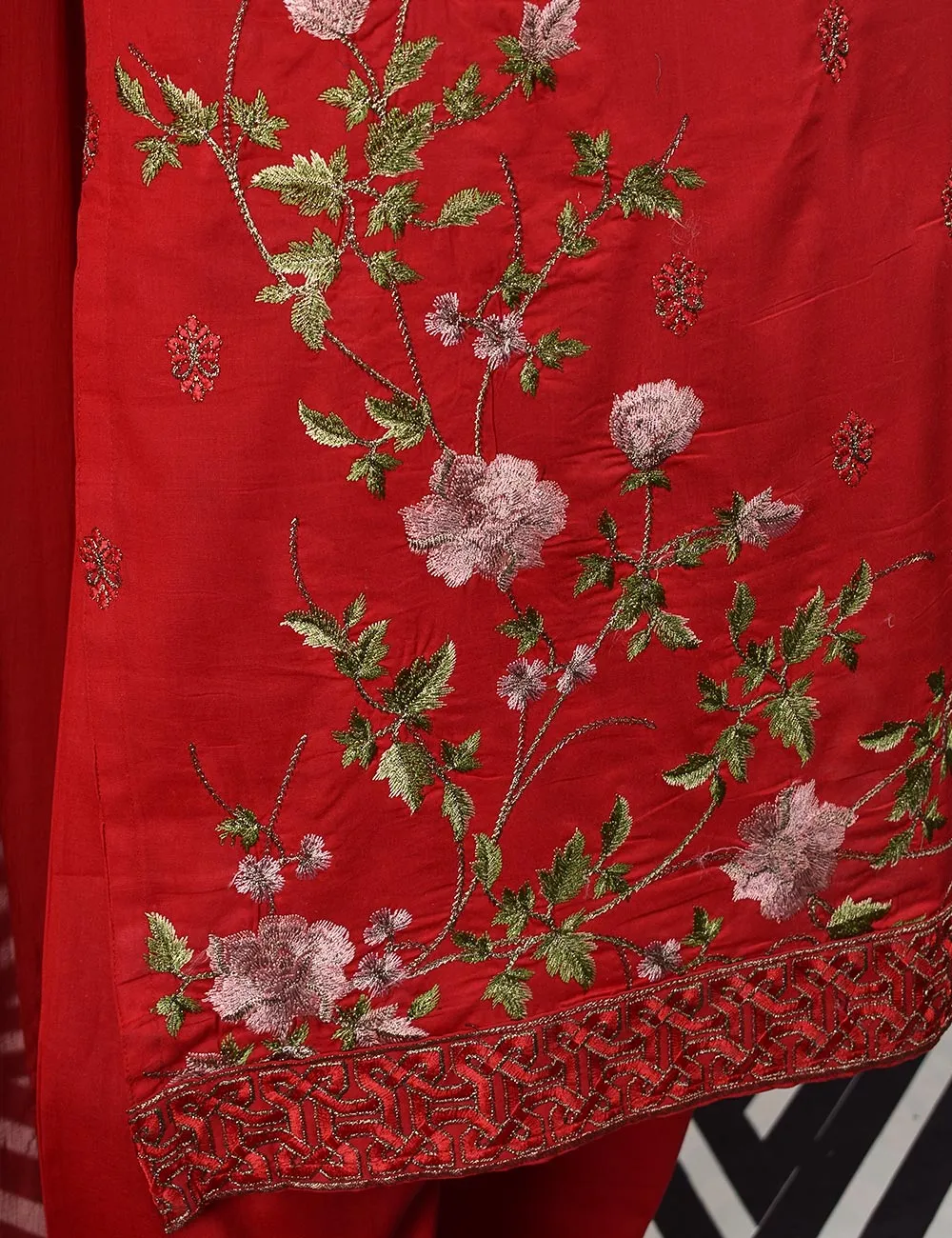3 Pc Unstitched Embroidered Lawn Dress with Chiffon Embroidered Dupatta - Budapest (ZEB-1A)