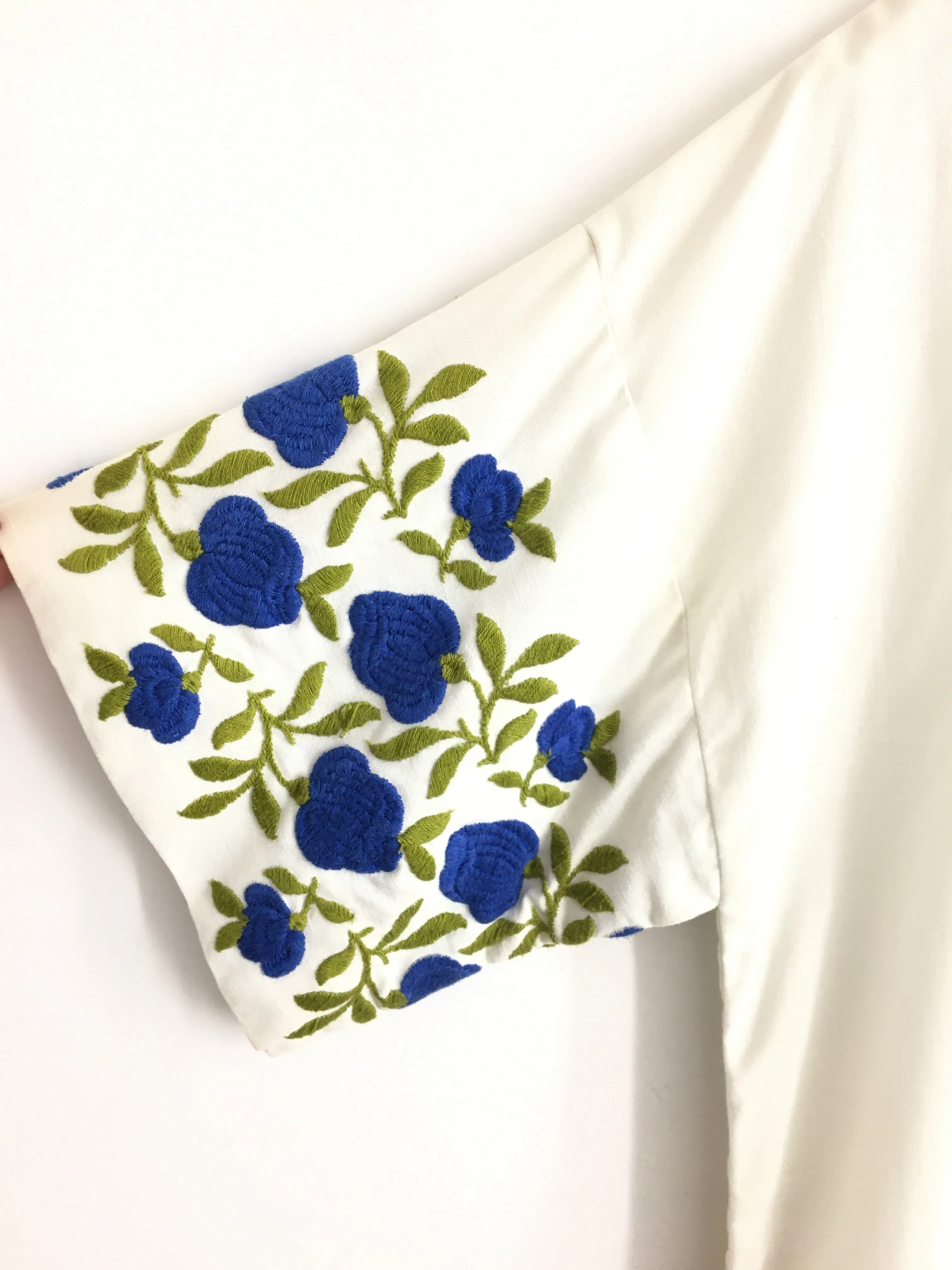 70’s HANDMADE EMBROIDERED SHEATH DRESS / MEDIUM