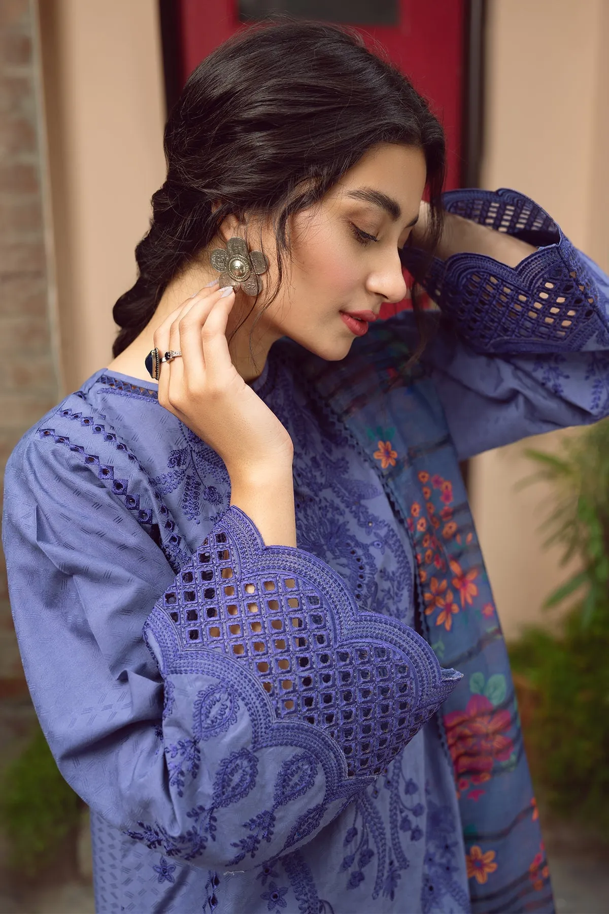 Embroidered Kameez Trouser Pakistani Lawn Dress for Eid