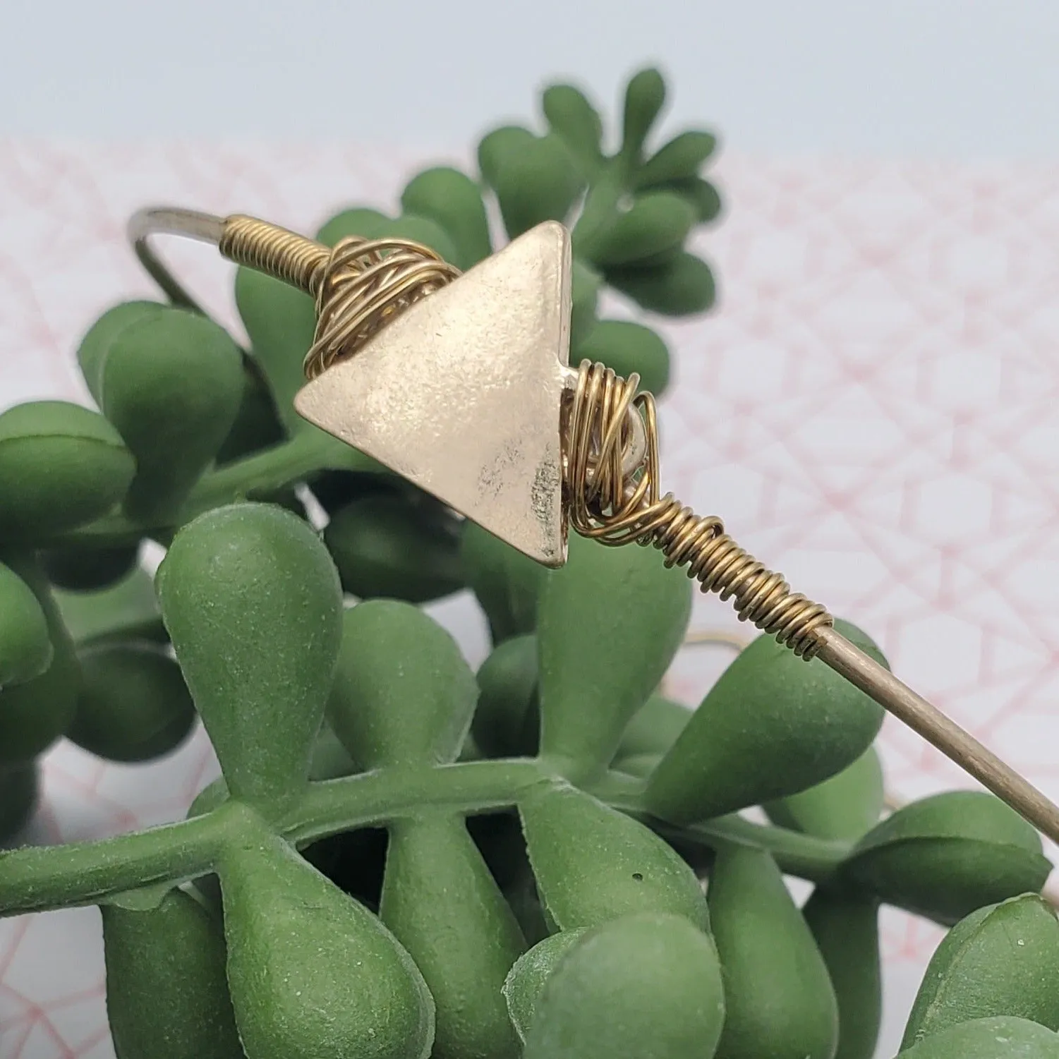 Minimalist Tiangle Gold Wire Bracelet