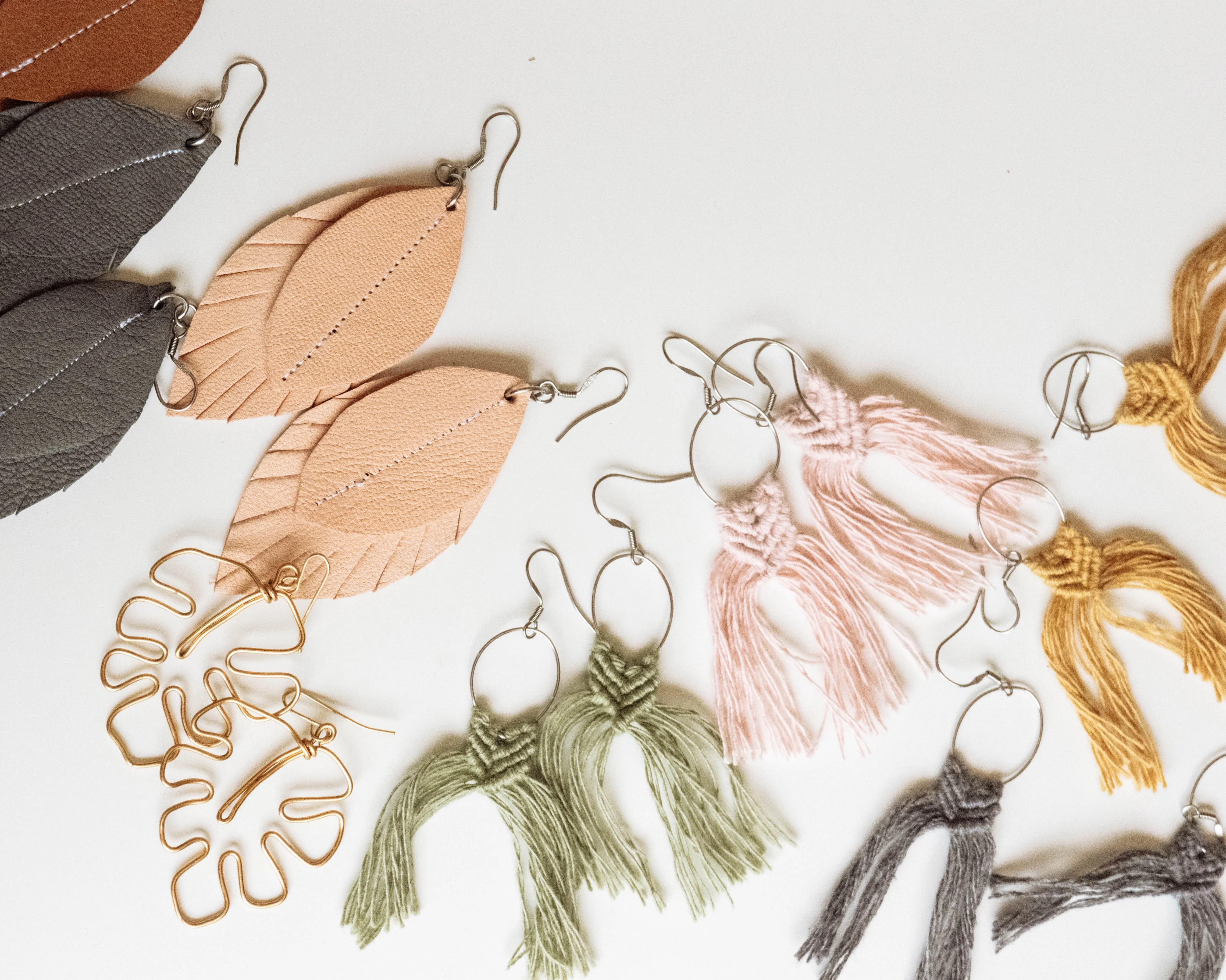 Monstera Palm Earrings - Gold