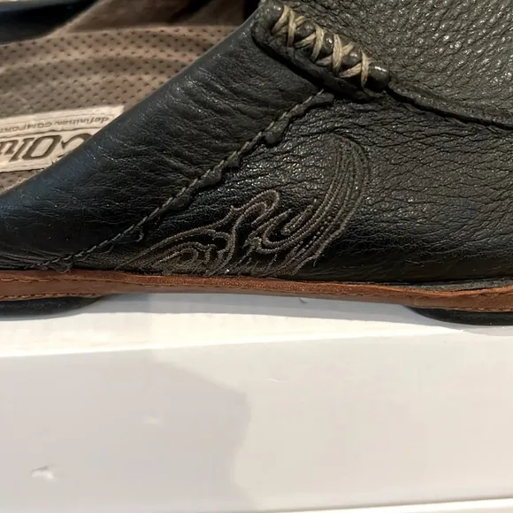 OluKai Kono Slip-On Mules