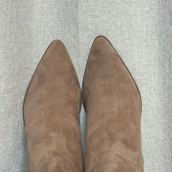 STEVEN NEW YORK TOMAS FLARE HEEL POINTED TOE FAUX SUEDE TAUPE ANKLE BOOT **NWT**