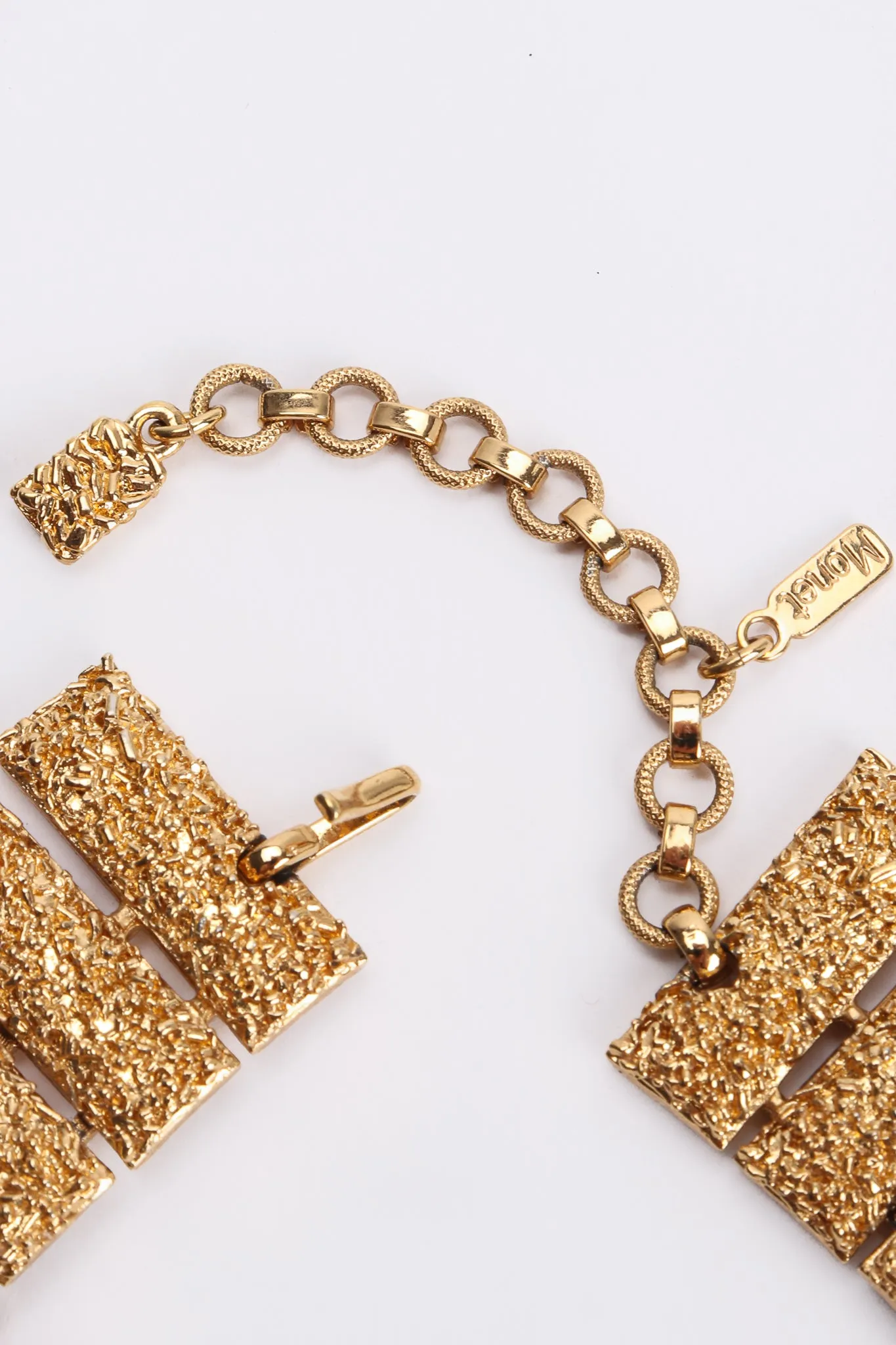 Textured Pointed Collar Necklace