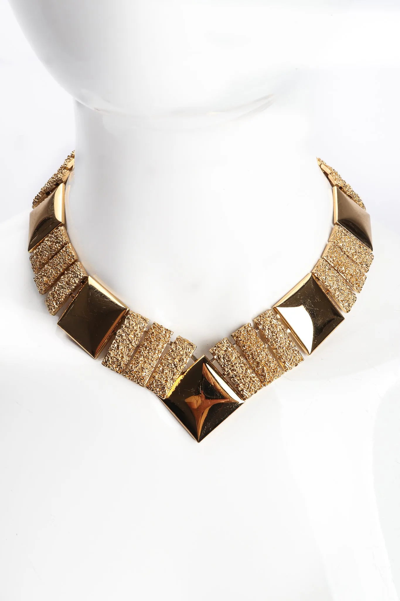 Textured Pointed Collar Necklace
