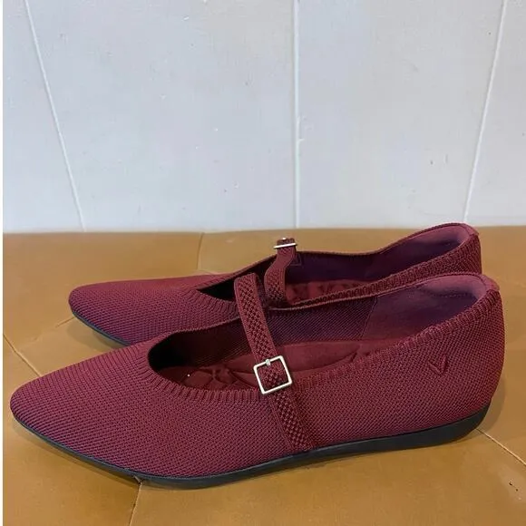 Vivaia Aria Walker Lightweight Pointed-Toe Mary-Jane Burgundy Comfort Sz 9 EU 40